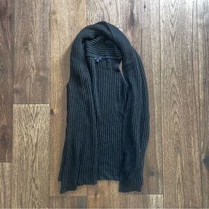 GAP Black Sleeveless Cardigan Sweater Size S